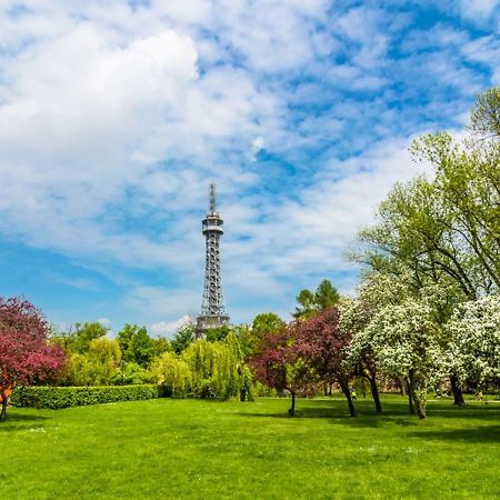 Mezonetovy Apartman V Centru Prague Luaran gambar