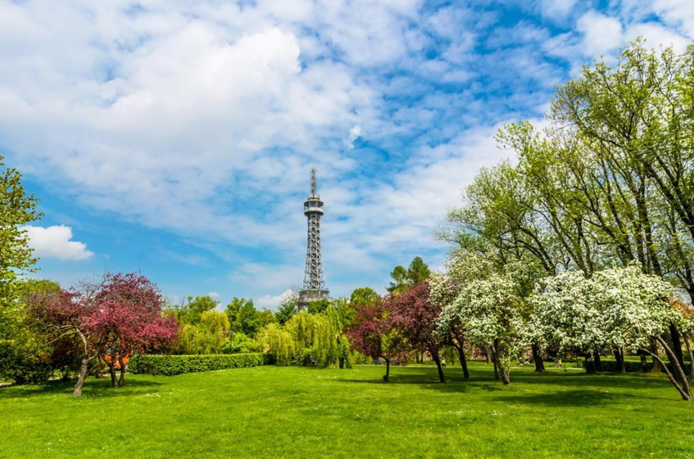 Mezonetovy Apartman V Centru Prague Luaran gambar