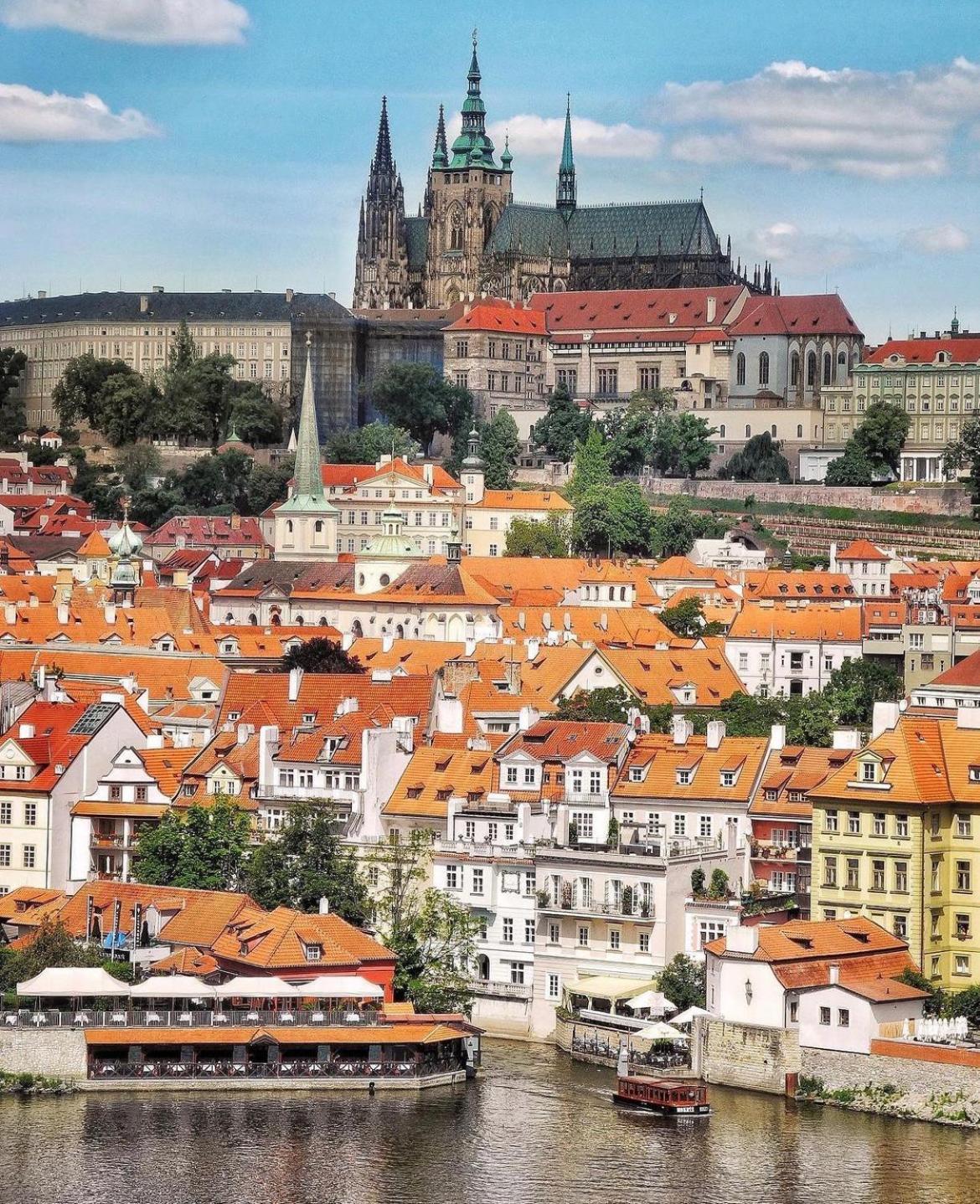 Mezonetovy Apartman V Centru Prague Luaran gambar