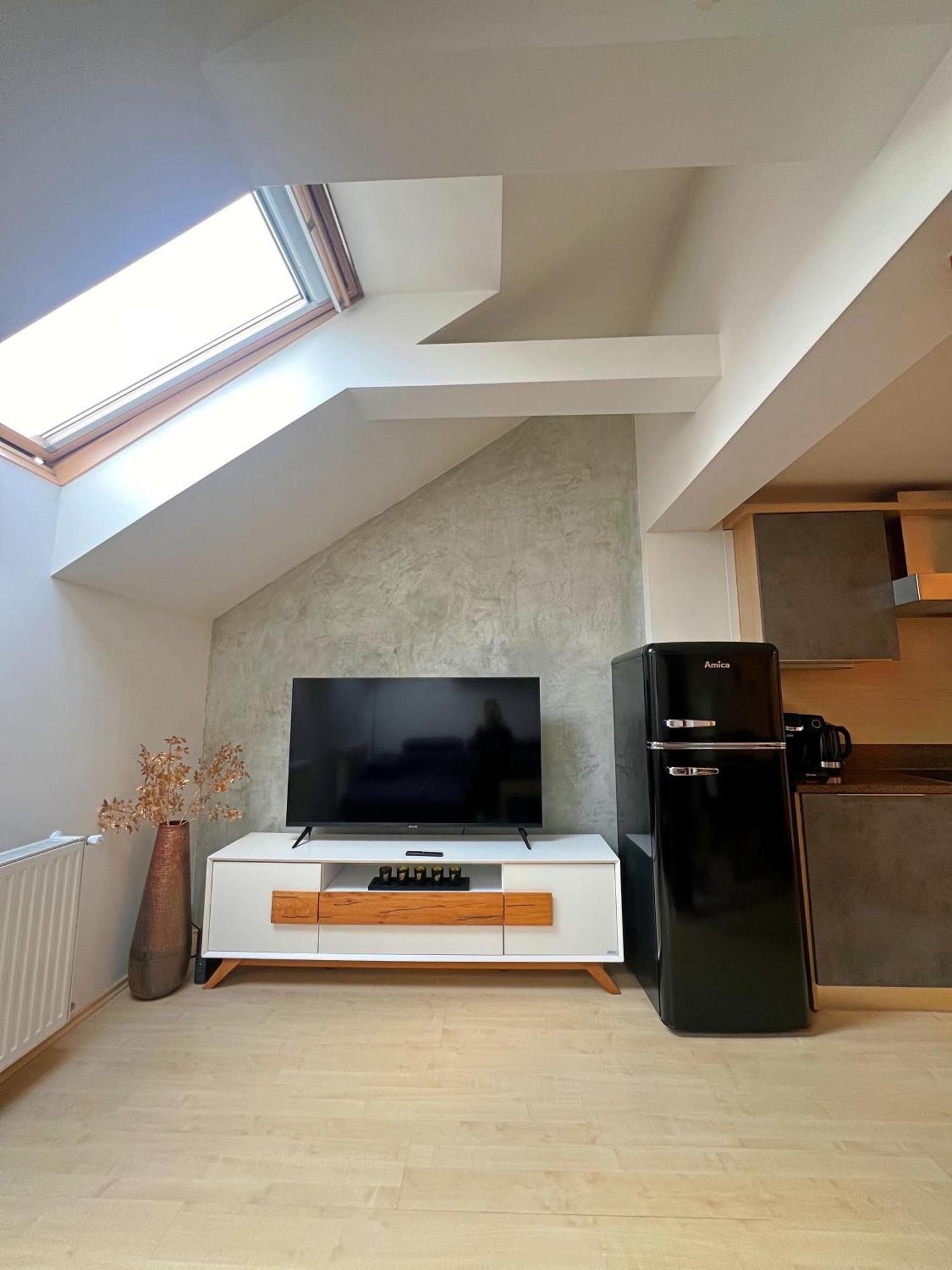 Mezonetovy Apartman V Centru Prague Luaran gambar